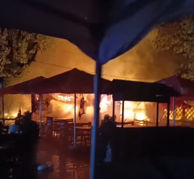 Pompierii intervin cu 3 autospeciale și ambulanță SMURD!