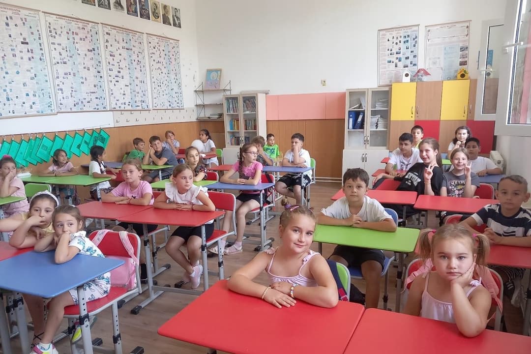 Oportunități Educaționale pentru Copiii de 6-11 ani într-un Mediu Prietenos