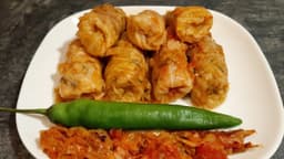Cât timp se păstrează sarmalele în frigider și congelator fără risc? Sfaturi pentru un gust autentic și siguranță alimentară!