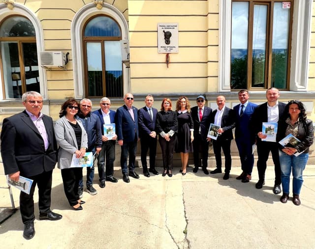  Omagierea lui Mihai Viteazul la Râmnicu Sărat, 425 de Ani de la Unificarea Moldovei sigilată în Piatră și Bronz