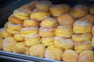  Gogoși cu Lingura, Deliciu Ce Se Topește în Gură!